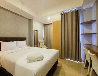 Kamar Tidur 2 Studio Luxurious at Menteng Park Apartment By Travelio