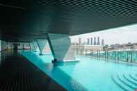 Swimming Pool Studio Luxurious at Menteng Park Apartment By Travelio