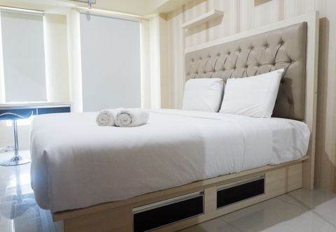 Bedroom Clean Studio Room Apartment Connected to Mall at Orchard Supermall Mansion By Travelio