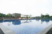 Kolam Renang Exclusive 1BR Ciputra International By Travelio