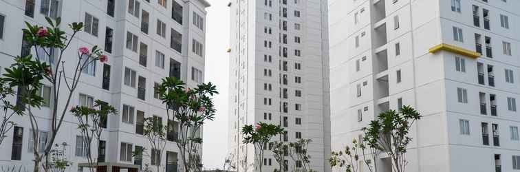 Lobby 2BR for 5 Pax Bassura Apartment Next to Mall By Travelio