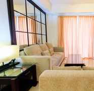 Ruang untuk Umum 2 2BR Homey Casa Grande Residence By Travelio