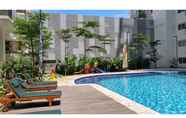 Kolam Renang 3 New Studio at Signature Park Grande Apartment By Travelio