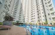 Kolam Renang 2 1BR Private Apartment Parahyangan Residence With Mountain View By Travelio