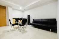 Kamar Tidur 1BR City View The Mansion Kemayoran Apartment By Travelio