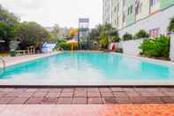 Kolam Renang 2BR Cozy at Apartement Dian Regency By Travelio