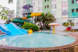 สระว่ายน้ำ 4 2BR Cozy at Apartement Dian Regency By Travelio