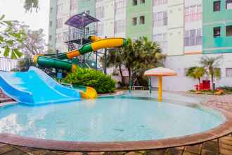 Swimming Pool 4 2BR Cozy at Apartement Dian Regency By Travelio