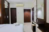 Kamar Tidur 2BR Homey and relaxing @ Kondominium Golf Karawaci Apartment By Travelio