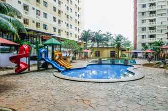 Swimming Pool 4 Best Value Studio Room Apartment at Kebagusan City By Travelio