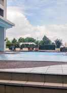 SWIMMING_POOL Vibrant Soho Studio Room Apartment at Pakubuwono Terrace By Travelio