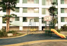 Pusat Kebugaran 7 Comfy and Modern 2BR Grand Kamala Lagoon By Travelio