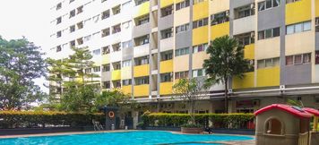 泳池 2 2BR Comfortable Apartment at Sentra Timur Residence By Travelio