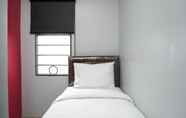 Kamar Tidur 5 2BR Nice Green Park View Daan Mogot Apartment By Travelio