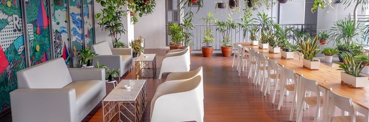 Lobi 2BR Best Choice Modern L'Avenue Apartment By Travelio