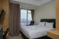 Bilik Tidur Studio Elegant at Menteng Park Apartment By Travelio