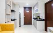 Kamar Tidur 7 1BR Premium Apartment at Grand Sungkono Lagoon By Travelio