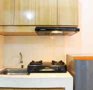 Ruang Umum 2 2BR Cozy at Apartment Pancoran Riverside By Travelio