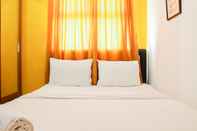 Bilik Tidur 2BR Cozy at Apartment Pancoran Riverside By Travelio