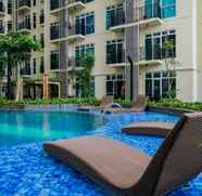 Kolam Renang 2 Studio Cozy Apartment at Puri Orchard near Shopping Mall By Travelio