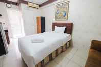 ห้องนอน Studio Cozy at Green Palace Kalibata City Apartment By Travelio