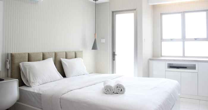 Bedroom Gorgeous Studio at Mekarwangi Square Apartment By Travelio