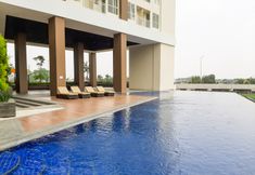 Swimming Pool 2 London Style and Cool Studio at Silk Town Apartment near IKEA Alam Sutera By Travelio
