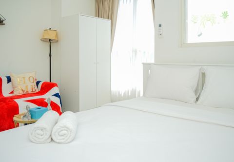 Bedroom London Style and Cool Studio at Silk Town Apartment near IKEA Alam Sutera By Travelio