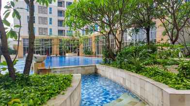 Swimming Pool 4 1BR Strategic Casa Grande Apartment near Kota Kasablanka Mall By Travelio