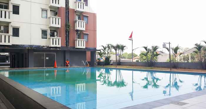 Lobi 2BR Warm Apartment Cibubur Village By Travelio