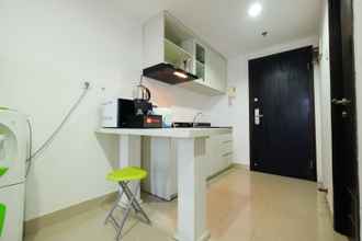 Common Space 4 Studio Exclusive Tamansari The Hive Apartment in Strategic Location By Travelio