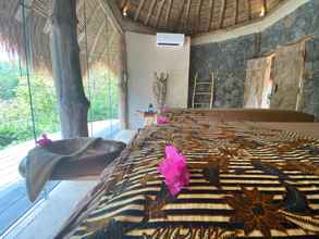 Kamar Tidur 4 MATHIS Lodge Amed