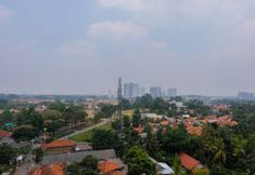 Nearby View and Attractions 7 Studio Modern and Comfy Parkland Avenue Apartment By Travelio