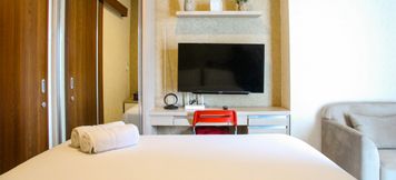 臥室 4 1BR Minimalist and Comfy at Grand Kamala Lagoon Apartment By Travelio