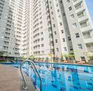 Kolam Renang 2 2BR Scenic & Pleasant Apartment at Parahyangan Residence with Mountain View By Travelio