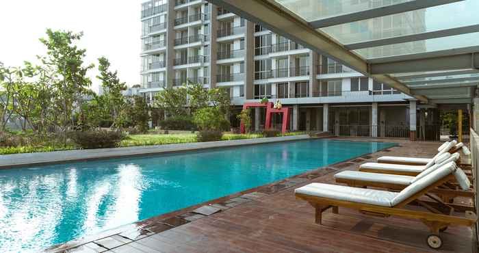 Kolam Renang 1BR Brand New and Cozy Lexington Apartment By Travelio