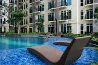 Swimming Pool Apartment Puri Orchard 1BR Cedar Heights By Travelio