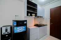 Kamar Tidur Affordable Studio at Jababeka Riverview Apartment Cikarang By Travelio