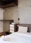 BEDROOM Studio Spacious Apartment at Skyline Paramount By Travelio