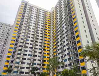 Bangunan 2 Clean 2BR Apartment at Springlake Summarecon Bekasi By Travelio