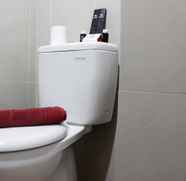 Toilet Kamar 3 Studio Room Classic Taman Melati Apartment Jatinangor By Travelio