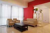 Lobby Apartment 2BR near Marvell City Mall at The Linden by Travelio