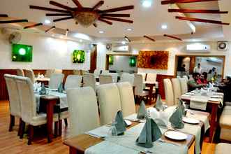 Restaurant 4 JK Rooms 130 Hotel Paras