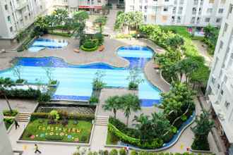 Swimming Pool 4 Studio Sea View Apartment at Green Bay Pluit By Travelio