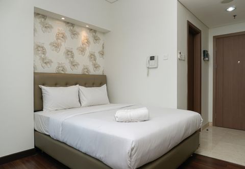 Bedroom Studio Pool View Apartment at Puri Orchard By Travelio