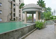 Swimming Pool 3 3BR Brand New and Modern Grand Palace Kemayoran Apartment By Travelio