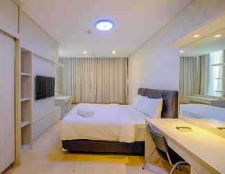 Bilik Tidur 2 2BR Spacious Cozy and Relax at L'Avenue Apartment By Travelio