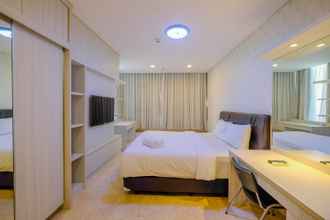 Kamar Tidur 2BR Spacious Cozy and Relax at L'Avenue Apartment By Travelio