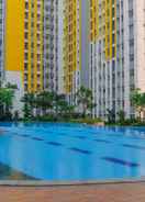 SWIMMING_POOL Modern Studio Room Apartment at Springlake Summarecon Bekasi By Travelio