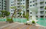 Kolam Renang 4 1BR Comfortable At Sky Terrace Apartment in Strategic Area By Travelio